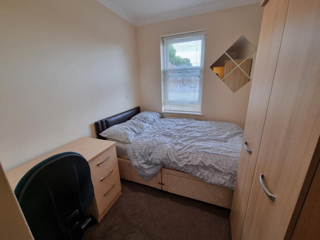 Apartment in Coventry - More