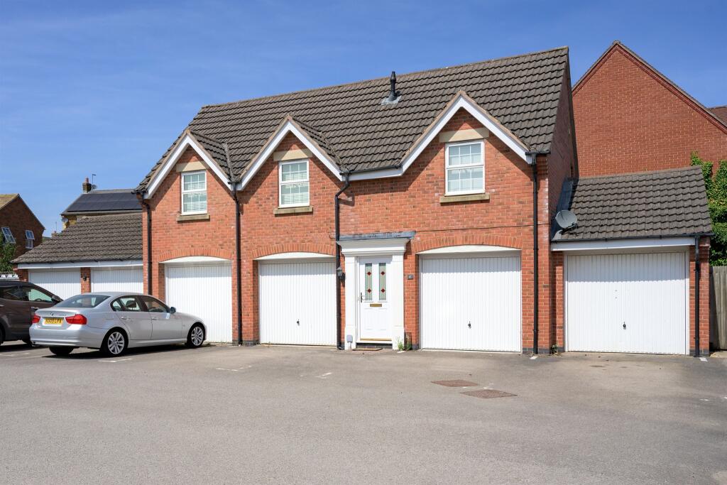 Burdock Way, Desborough, Kettering photo 2