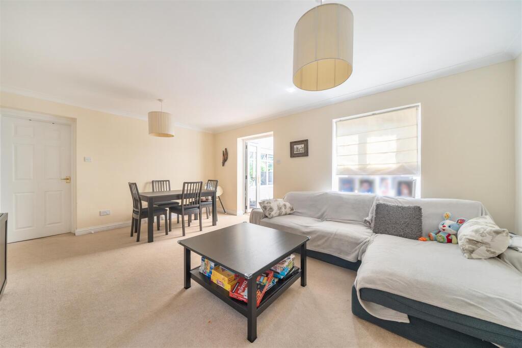 House in Maidenhead, North Town - View 3