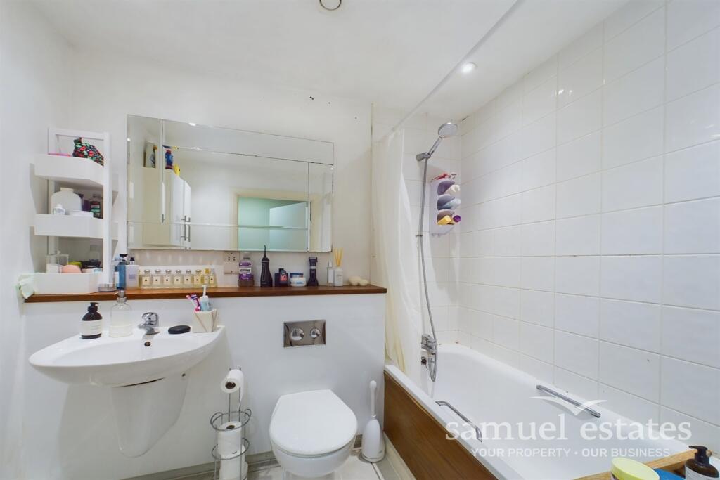 Apartment in London - More