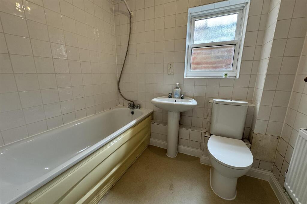 Apartment in Guildford - View 5