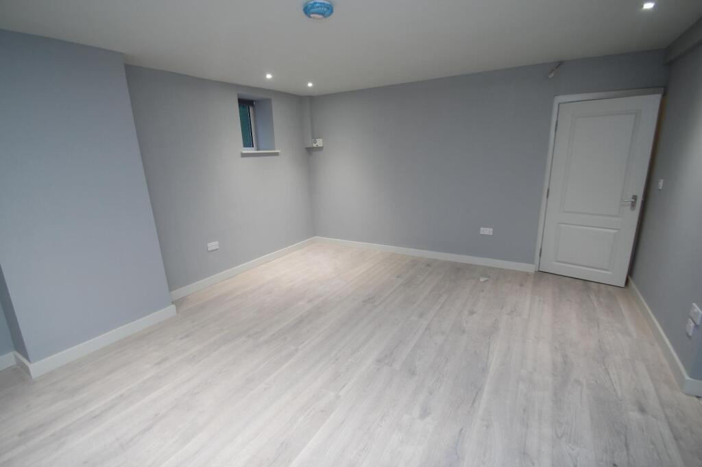 Apartment in Leeds, Gledhow Park, Chapel Allerton - View 2