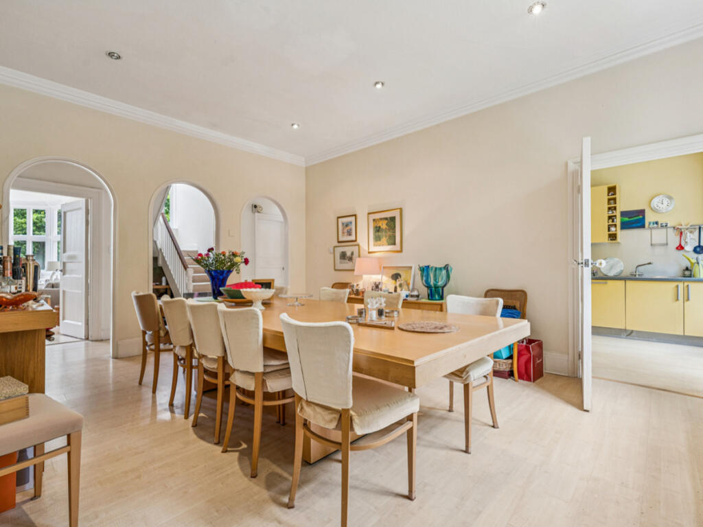 Apartment in London - View 5