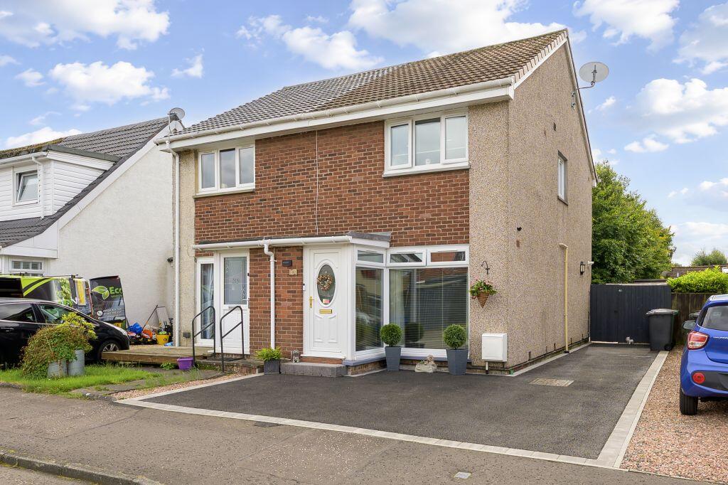 Main image of property: 40 Grey Craigs, Cairneyhill, KY12 8XN