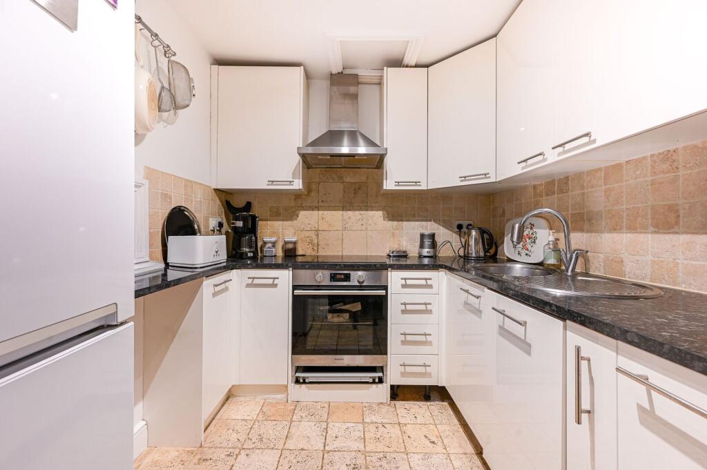 Apartment in London - View 4