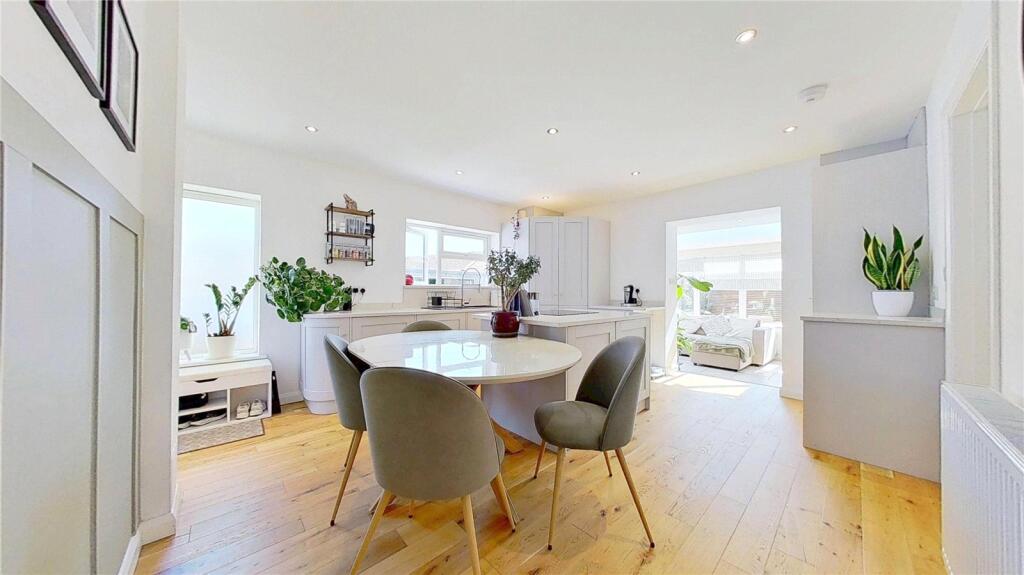 House in Brighton - View 3