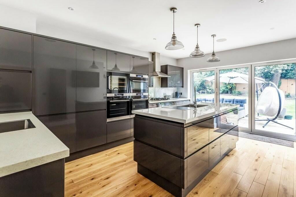 House in Mole Valley, Surrey - View 2
