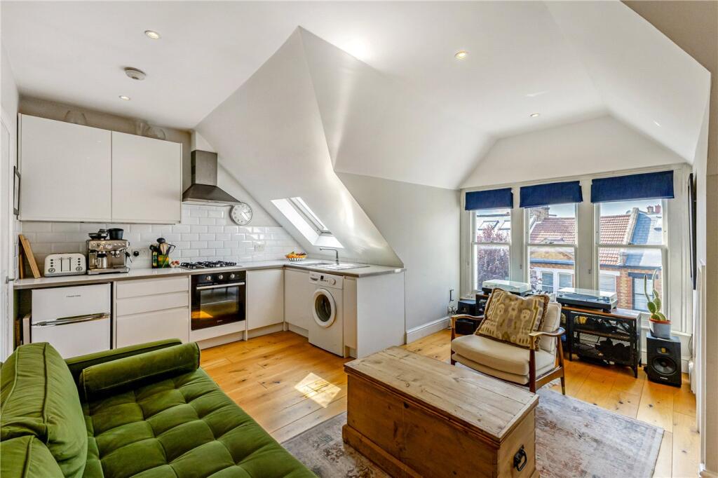 Apartment in London - View 3