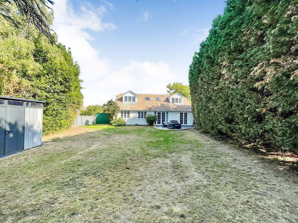 House in Eastleigh, Hedge End - View 2