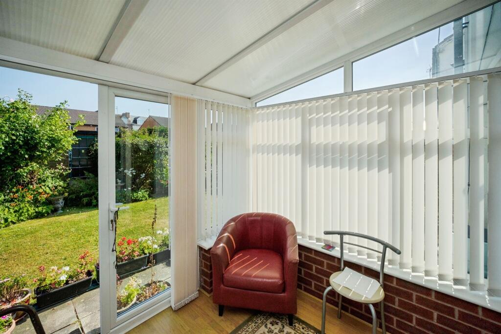 House in Wirral, Liverpool City Region - View 6