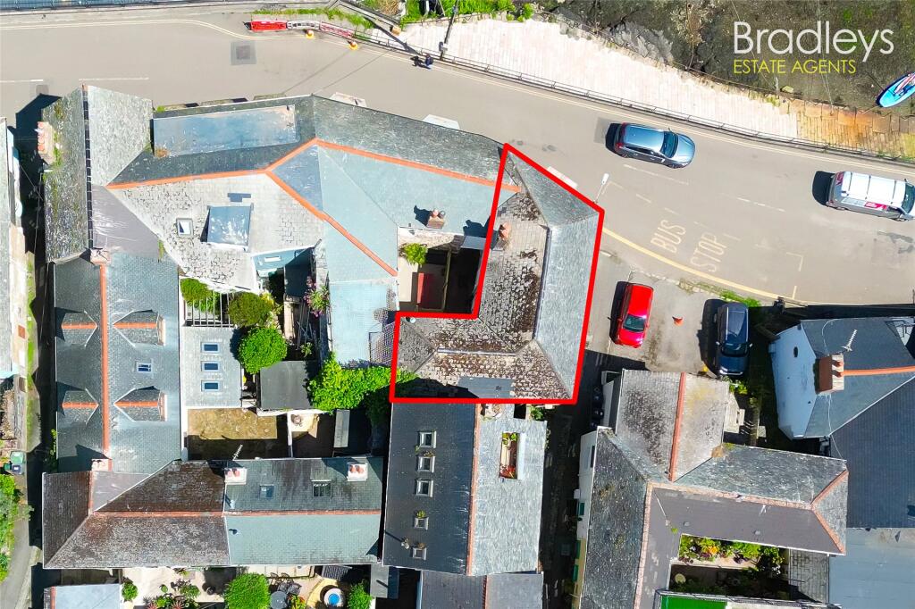 House in Truro - View 5