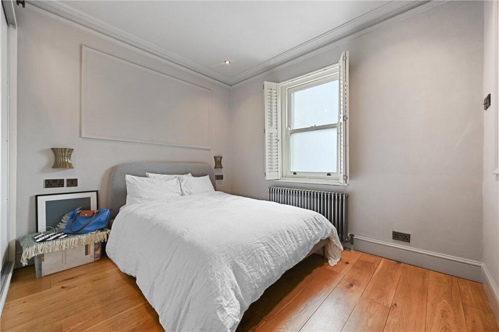 Apartment in London - More