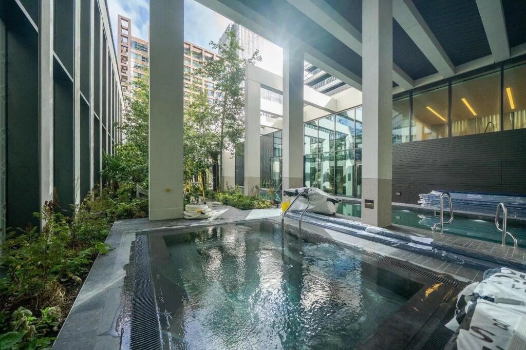 Wards Place, London, E14