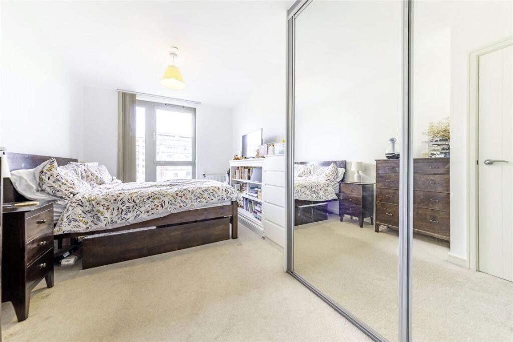 Apartment in London - View 5
