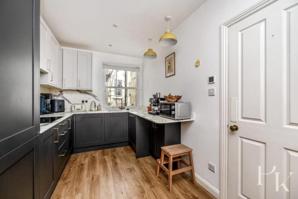 Apartment in Hove, Brunswick - More