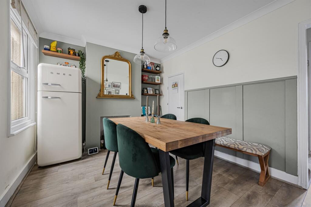 House in Reading, Caversham - More