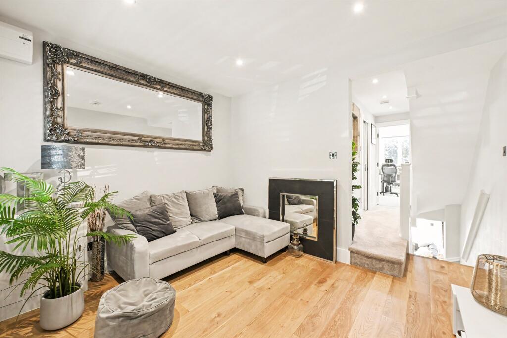 House in Dacorum, Berkhamsted - View 3