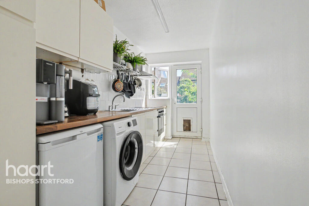 Apartment in East Hertfordshire, Thorley Park, Bishop's Stortford - View 3