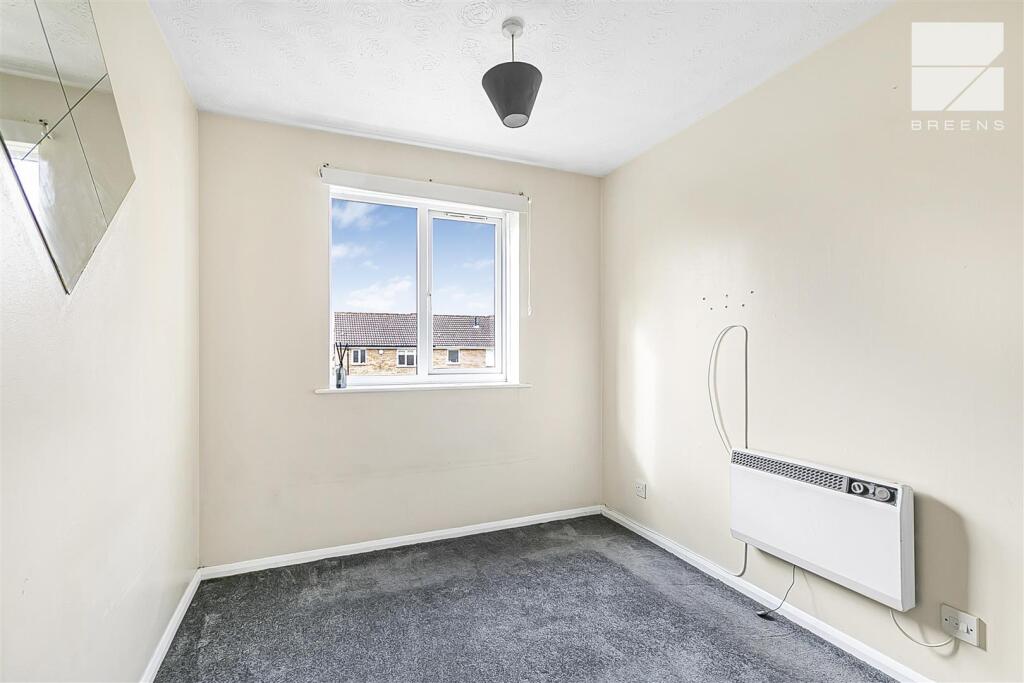 Beaufort Close, Chingford, London - View 6