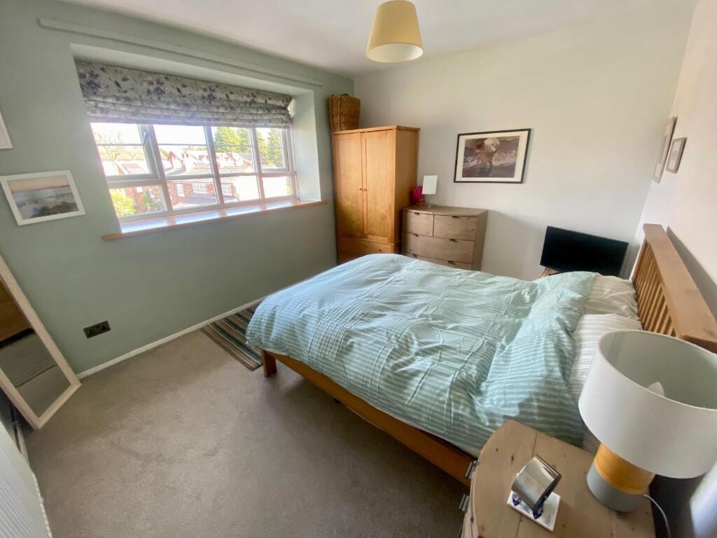 Viceroy Court, Didsbury - More