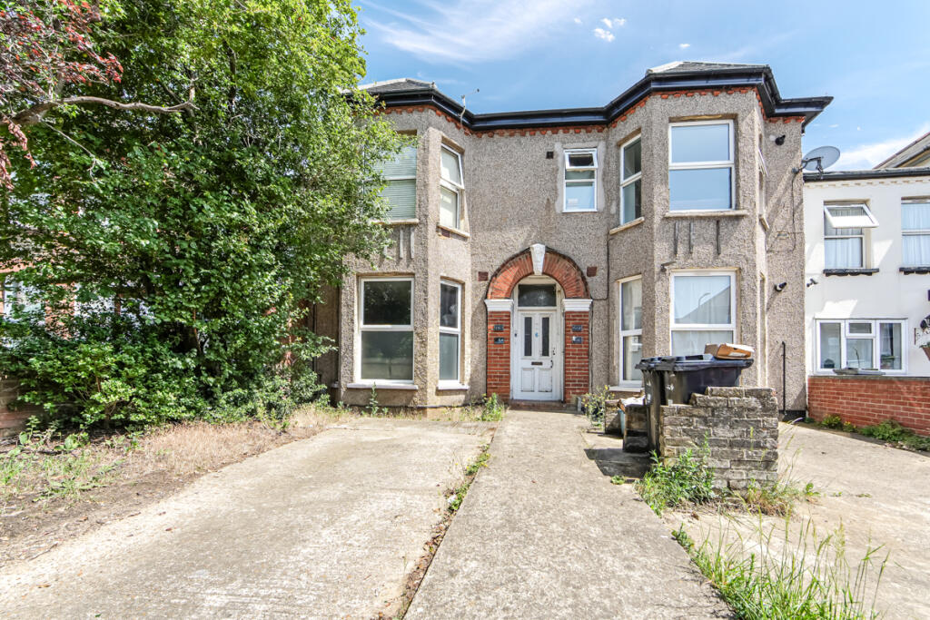 Main image of property: 6a Eastwood Road Ilford IG3 8XB