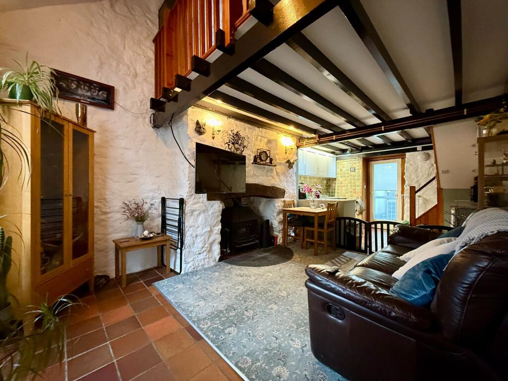2 Tal Y Bont, Dolgellau. LL40 1UA photo 2