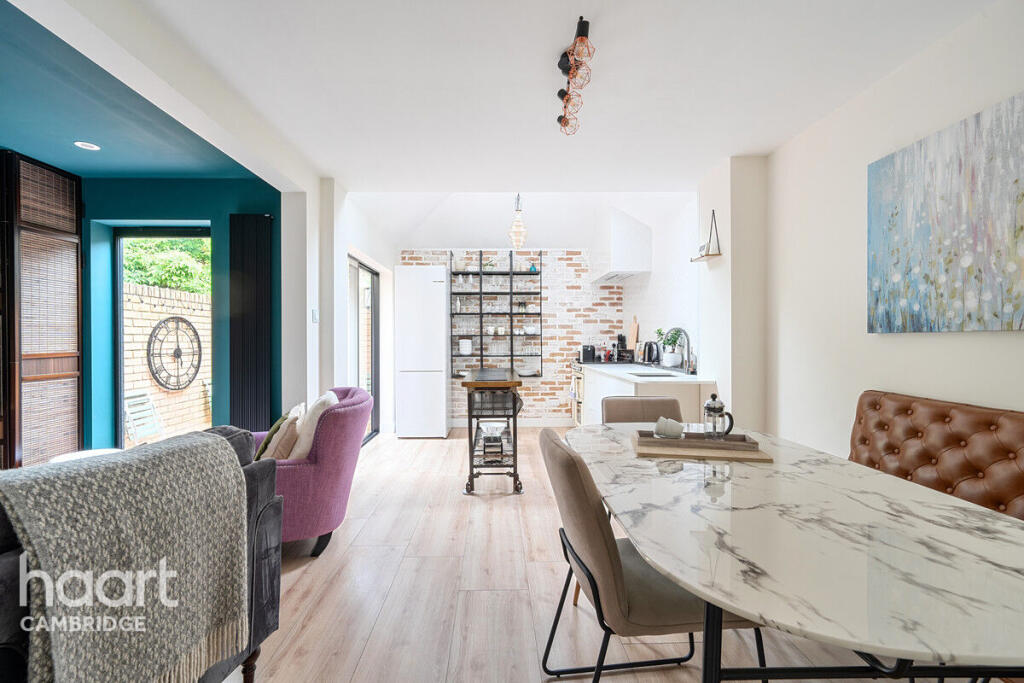 House in Cambridge, Petersfield - View 2