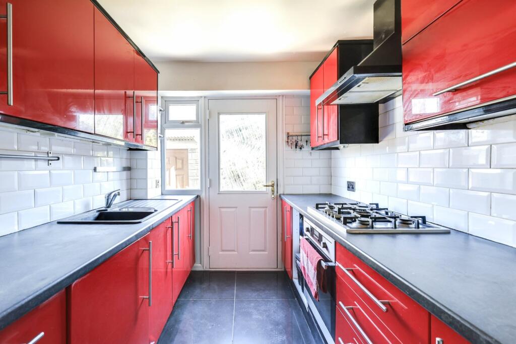 House in Leeds, West Yorkshire - View 5