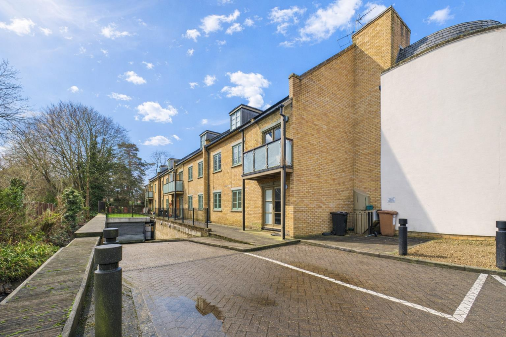 Main image of property: Starlings Bridge, Nightingale Road, Hitchin