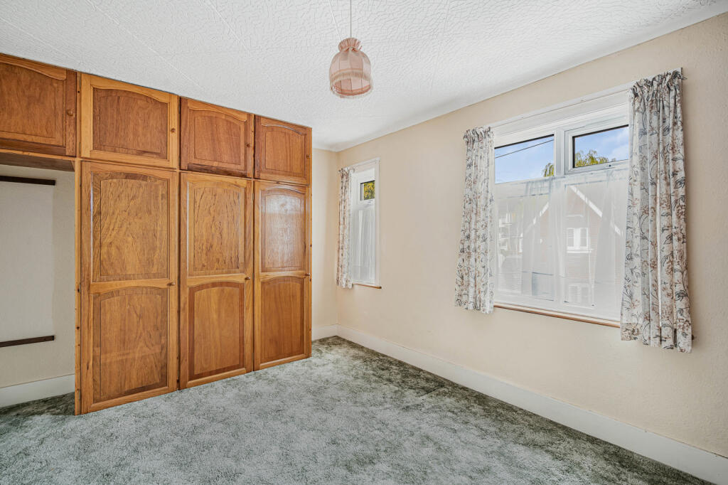 House in Farnham - View 5