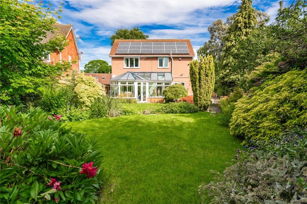 House in Grimsby, Great Coates - View 2
