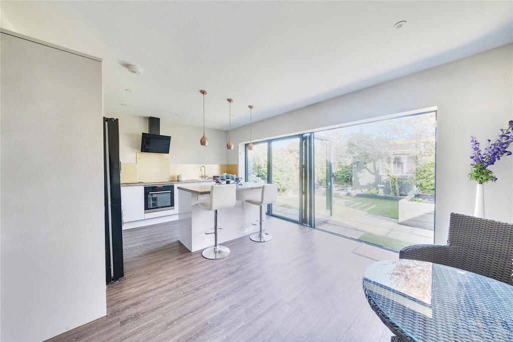 House in Runnymede, Addlestone - View 4