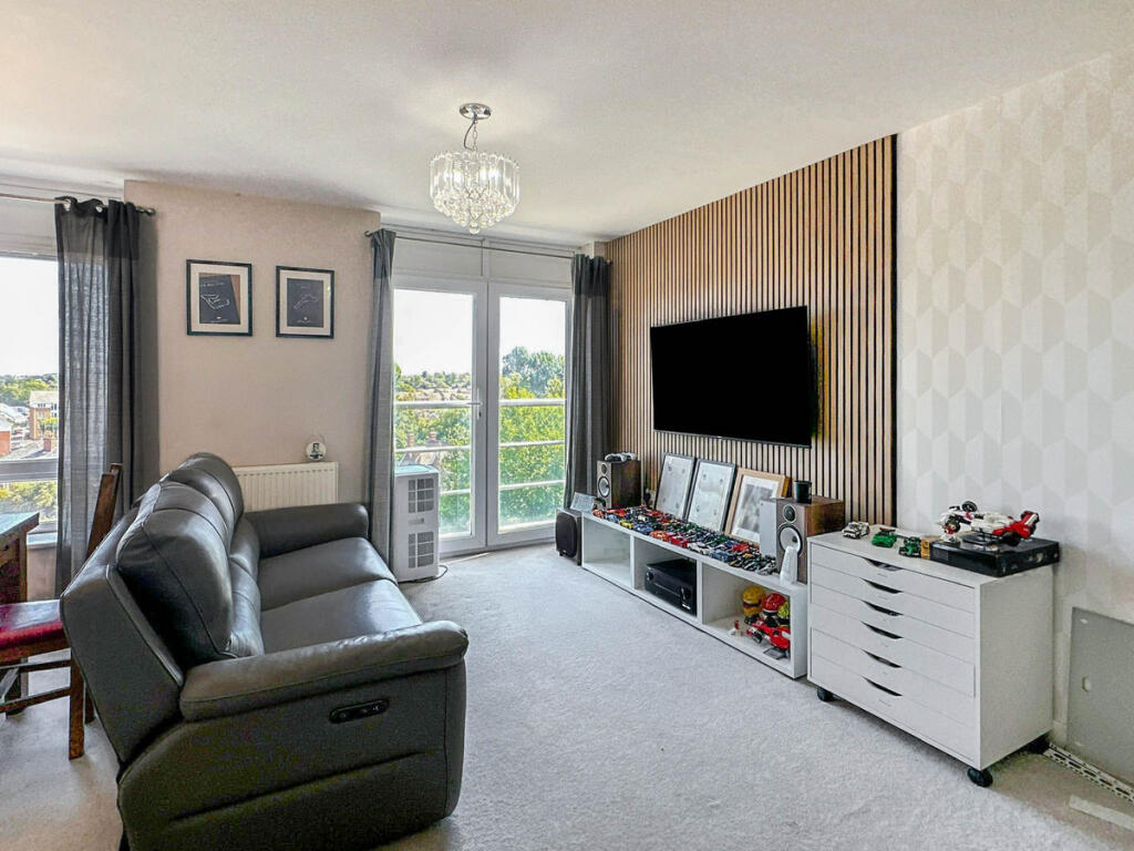 Apartment in Reading - View 2