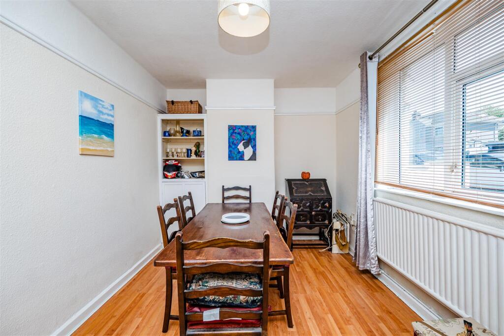 House in Barry, Vale of Glamorgan - More