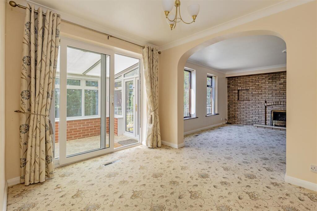 Mill Crescent, Wingerworth, Chesterfield photo 4