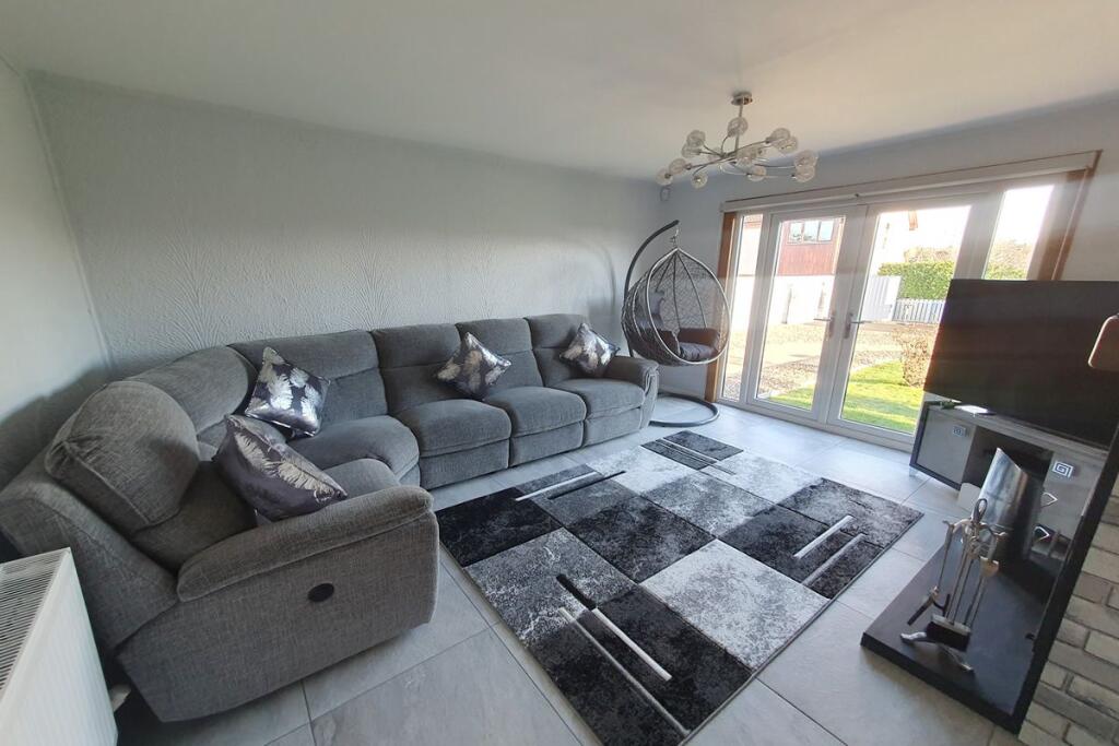 House in Polmont, Falkirk - View 2