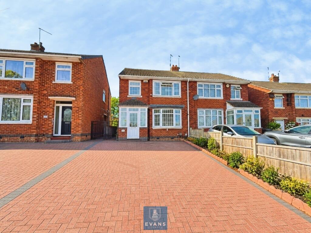 3-bed semi-detached on Canon Drive, Ash Green, Coventry, £260,000