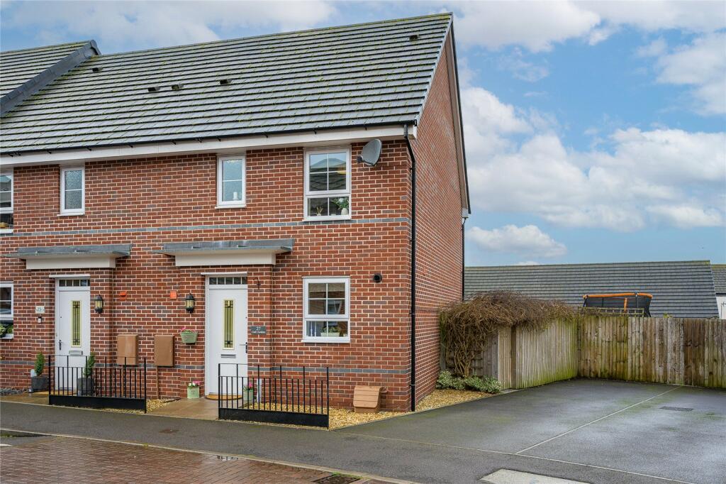 3-bed terraced on Croft Gardens, Wolverhampton, West Midlands, WV10, £250,000