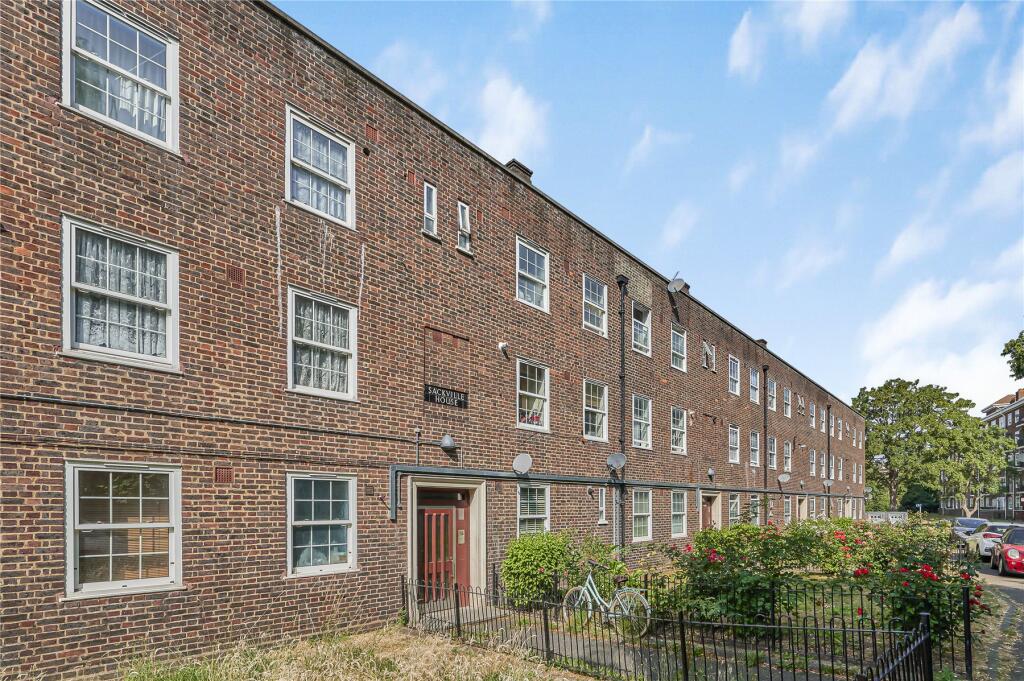 Main image of property: Gracefield Gardens, London, SW16