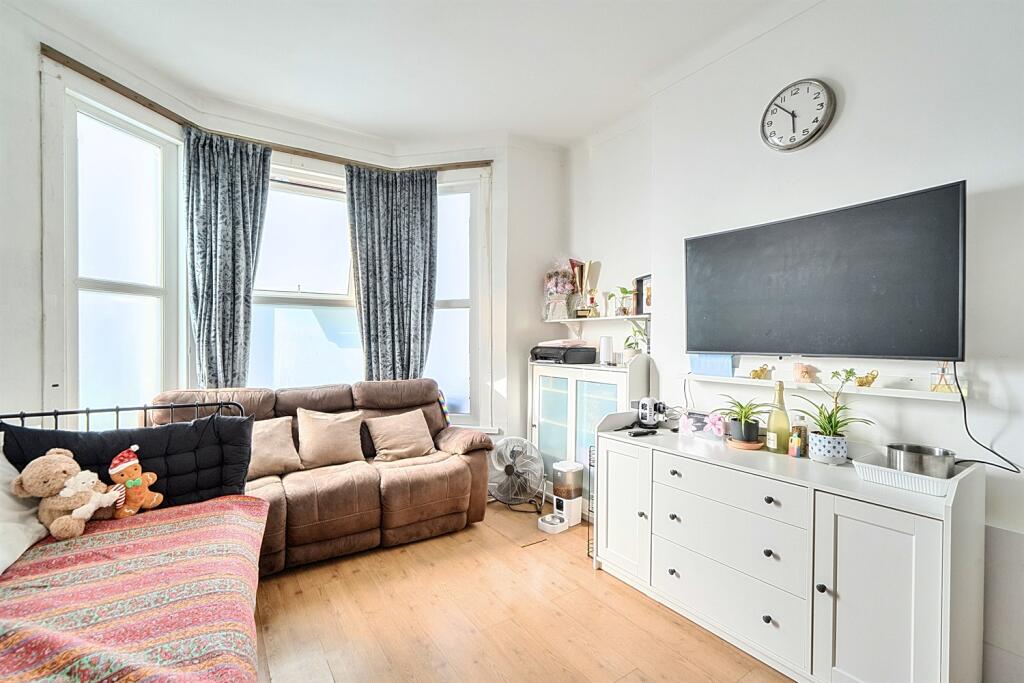 Apartment in London - View 3
