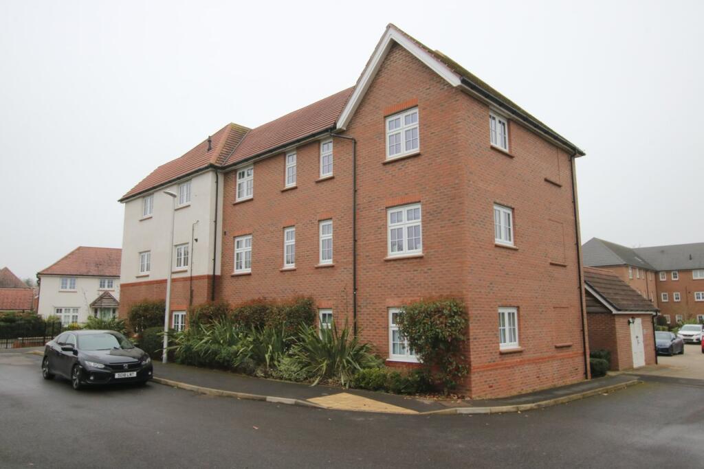 Main image of property: 9 Austen Grove, Arborfield Green, Reading, RG2