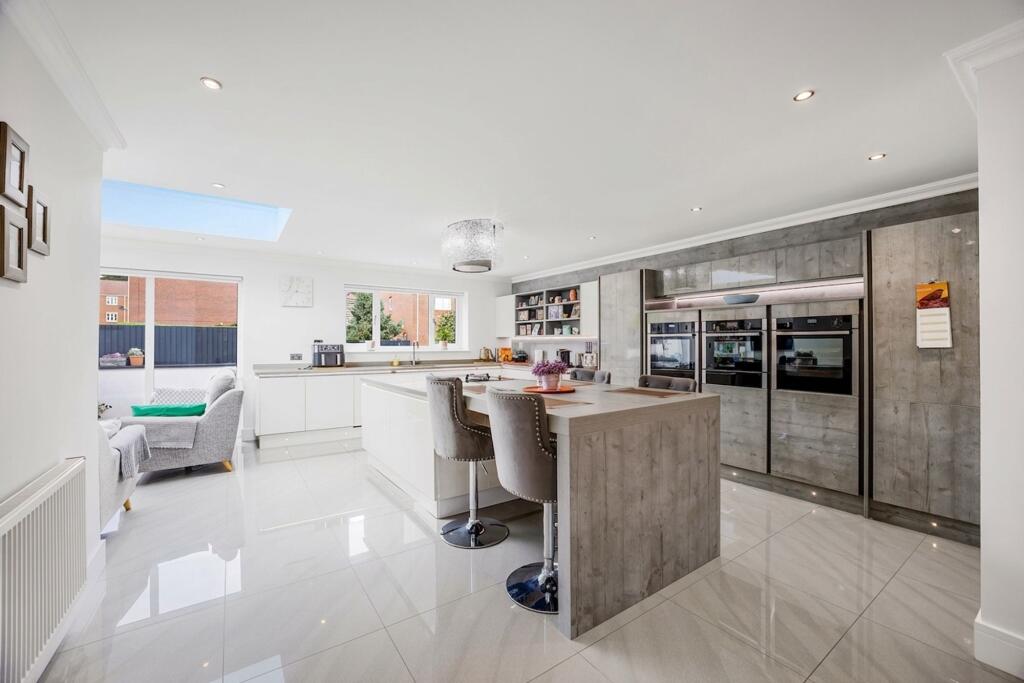 House in Rotherham, South Yorkshire - View 5