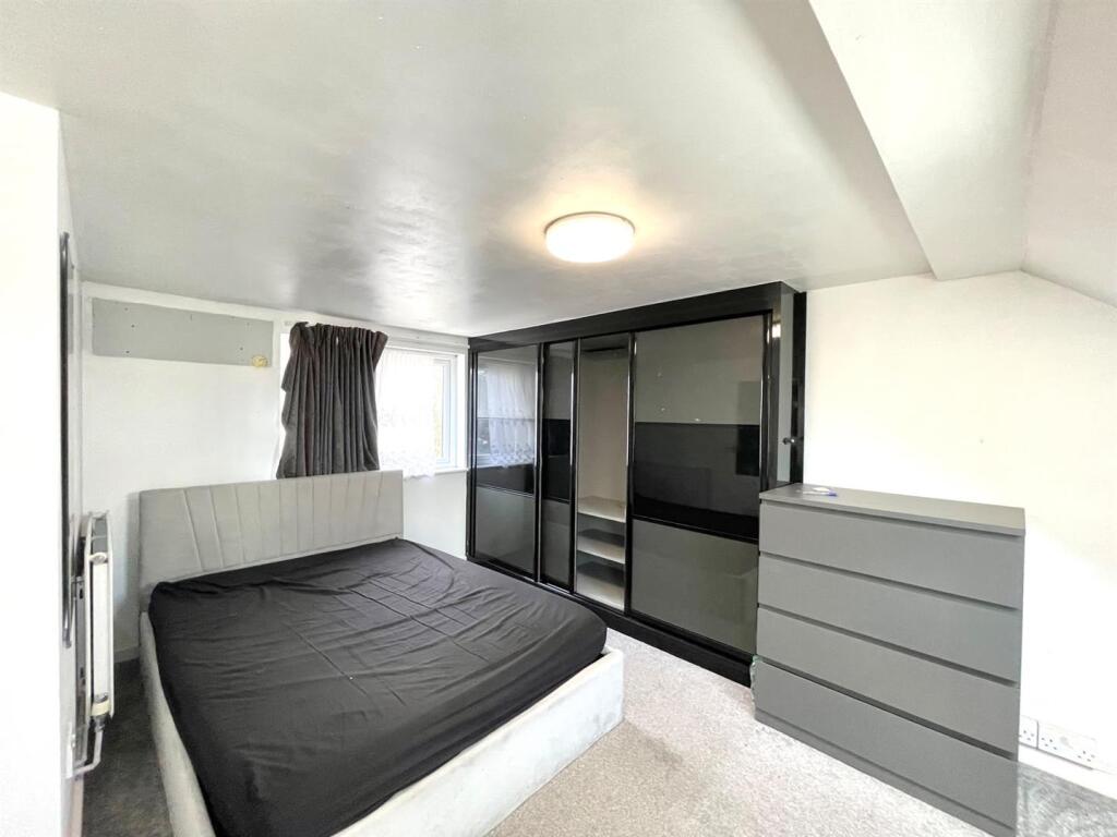 Main image of property: 4 Bedroom House to Let, Walthamstow, Sutton Road, E17 - £2650 PCM