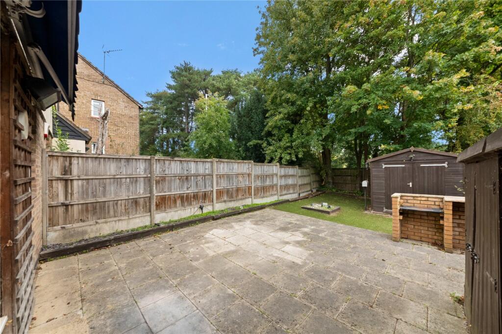 Apartment in Southall - More