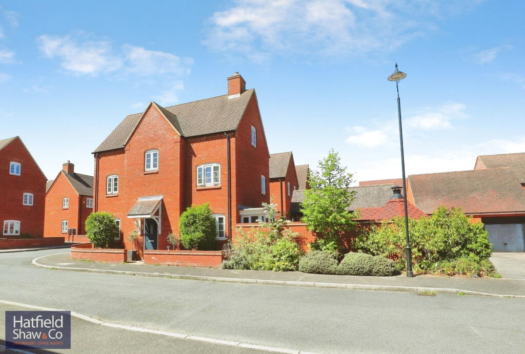 Main image of property: Desdemona Way, Brackley NN13 6GP