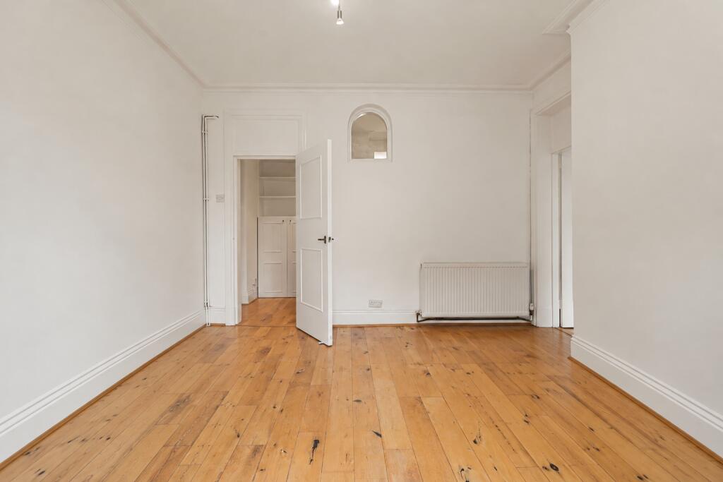 Apartment in London - View 4
