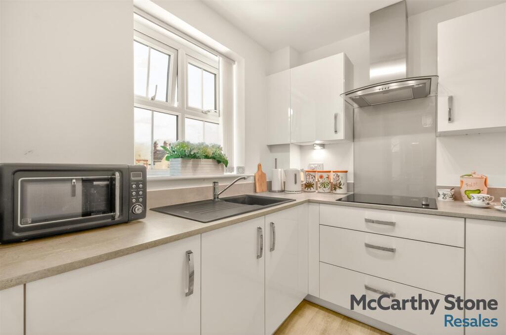 Priory Place, Alcester Road, Studley, Worcestershire, B80 7AR photo 4