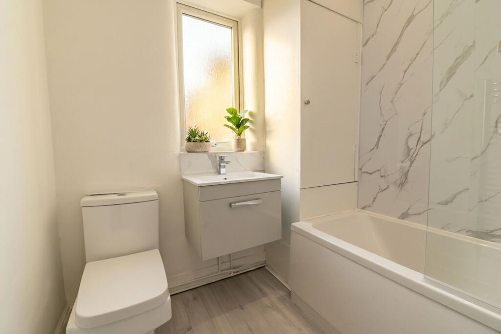 House in Salford, Greater Manchester - View 5