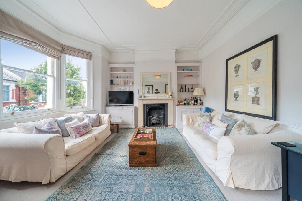 3-bed flat on Kathleen Road, Battersea, London, SW11, £800,000