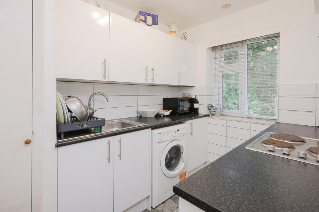Florence Court, Sunnyside, London, SW19 photo 3